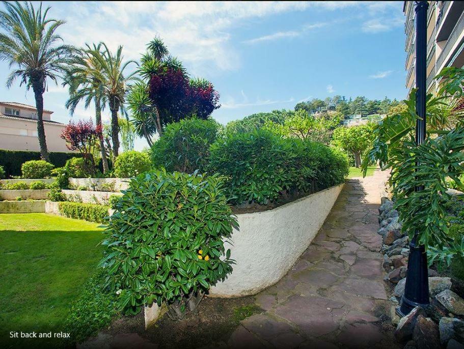 The Hollidays Apartment Καλέλα Εξωτερικό φωτογραφία